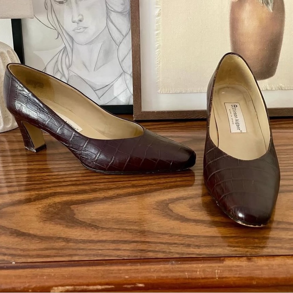 Brown Crocodile Pattern Pumps